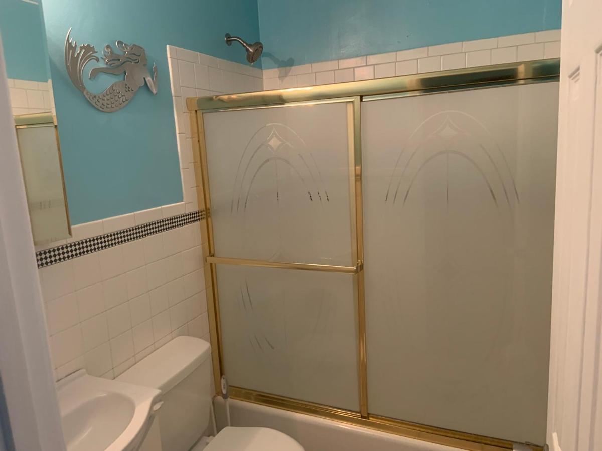 Cheerful Two Bedroom House 1.5 Miles From Beach. マートルビーチ エクステリア 写真